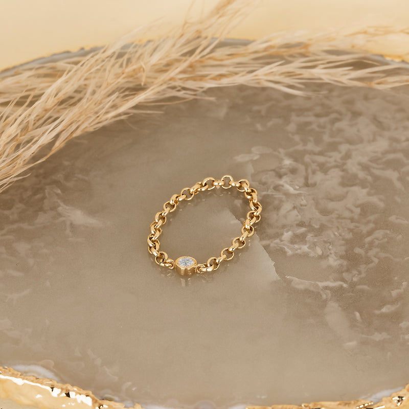 Minimalistic Chain Ring with Bezel Diamond