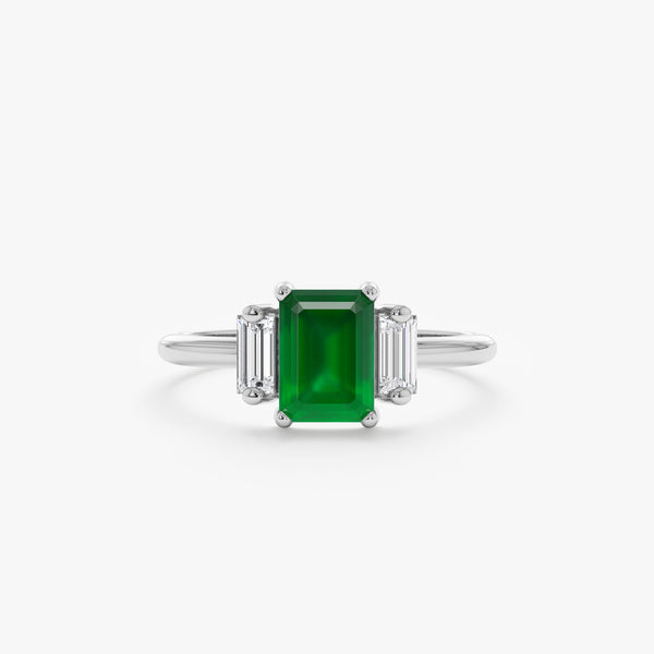 White gold Emerald statement ring