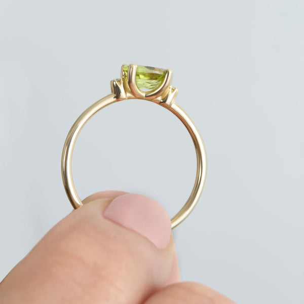 QUIZ: Are You a Glam Bride or a Minimalist Bride?