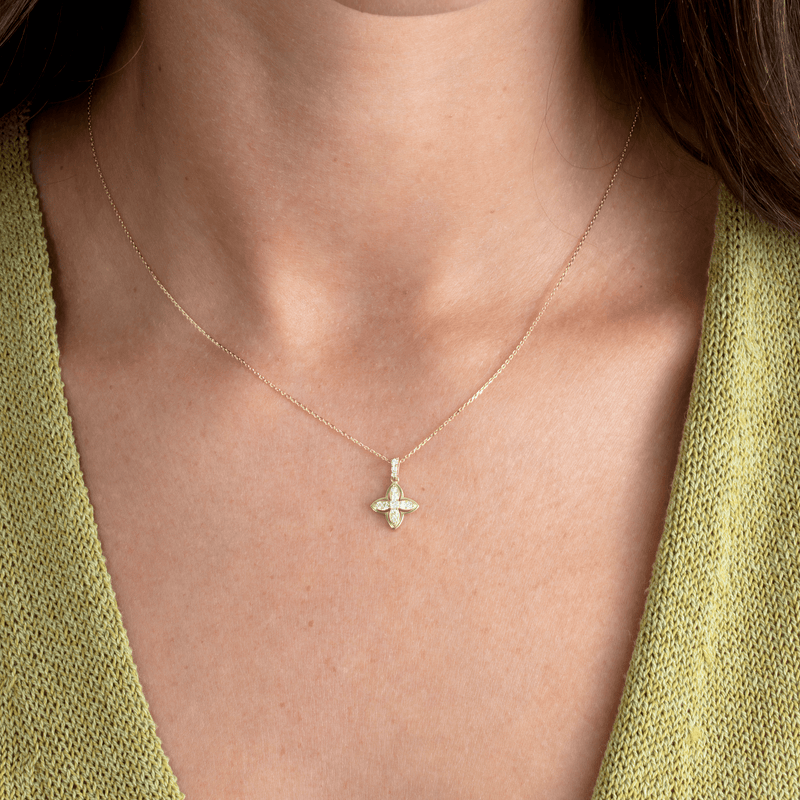 Diamond Clover Necklace, Yuna