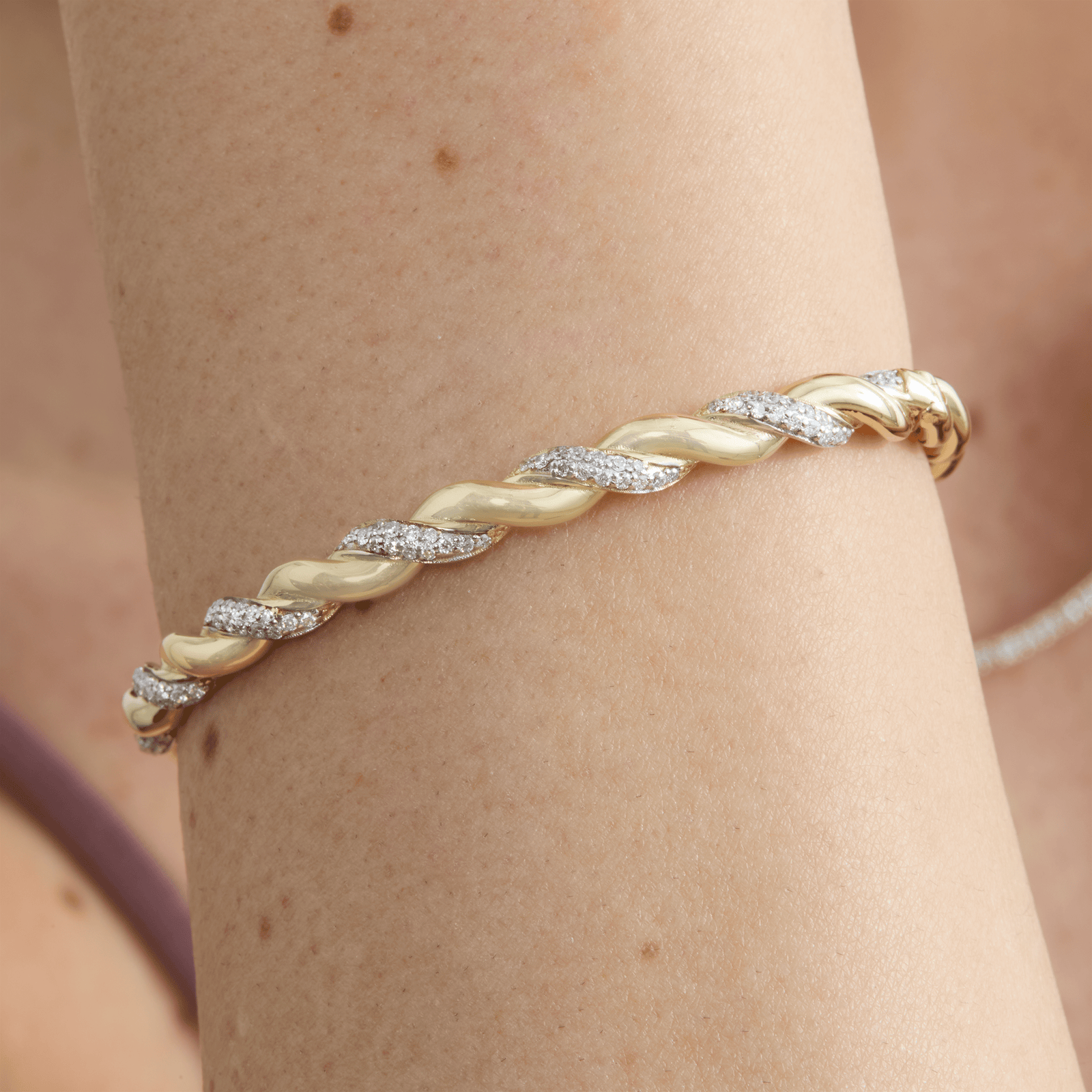 DORJE TWIST BANGLE
