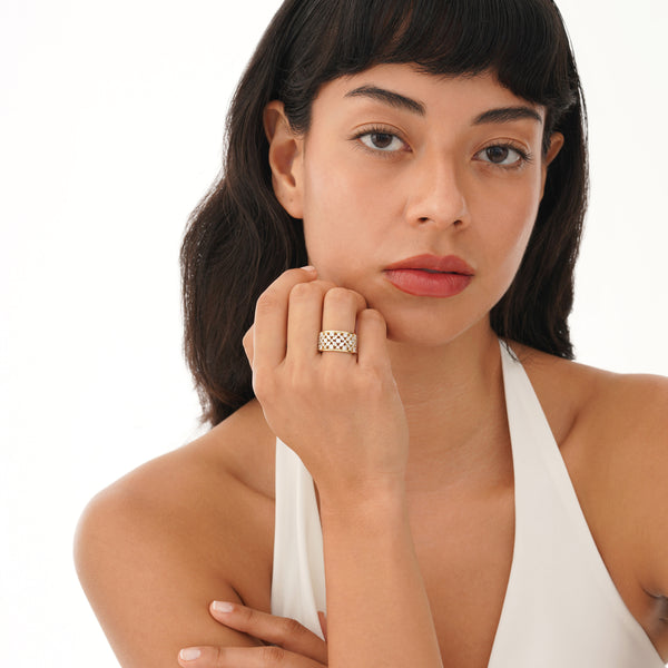 Wide Diamond Cigar Band, Seliora