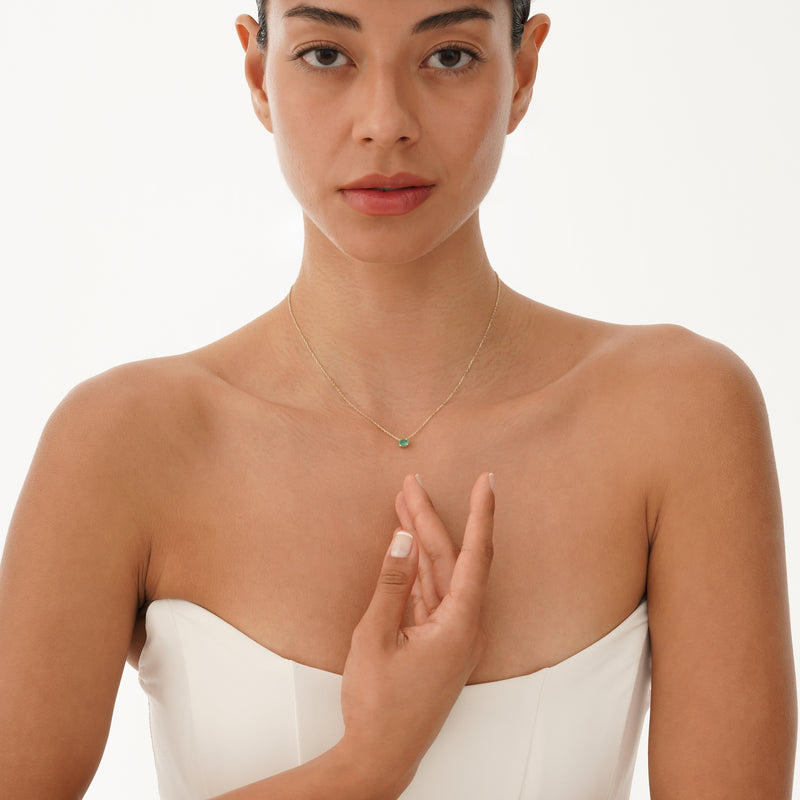 Solid Gold Emerald Oval Necklace, Loa