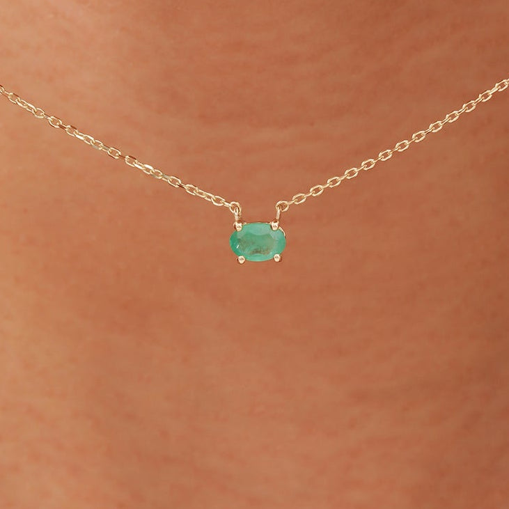 Solid Gold Emerald Oval Necklace, Loa