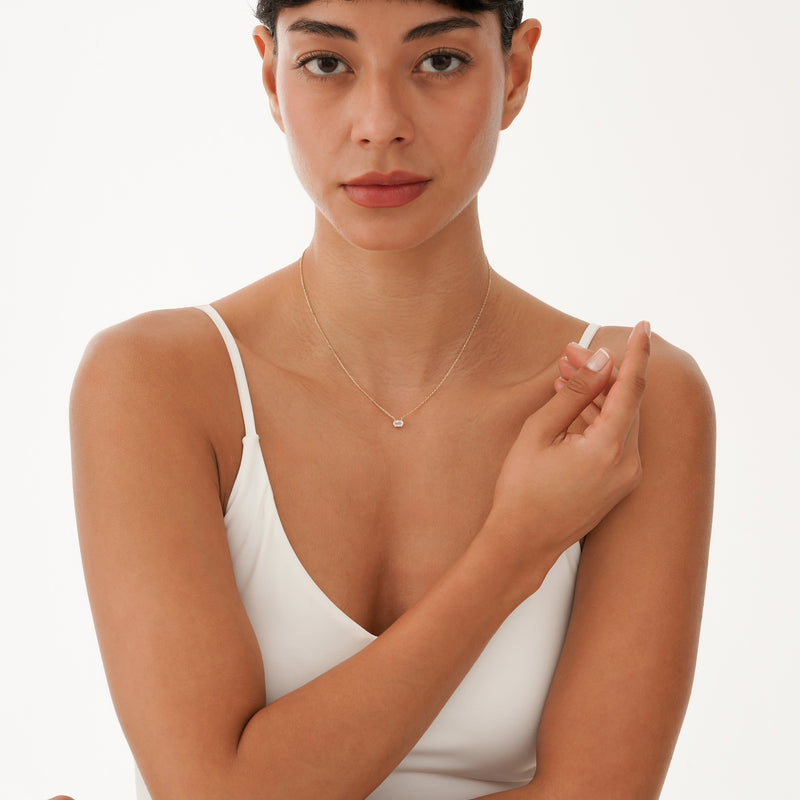 Solid Gold Moonstone Oval Necklace, Loa