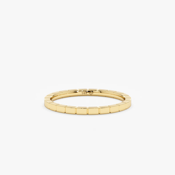 YELLOW GOLD THIN RIBBED RING