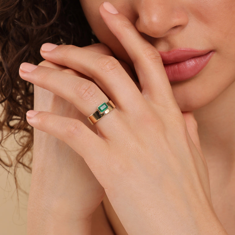 unique design emerald wedding ring