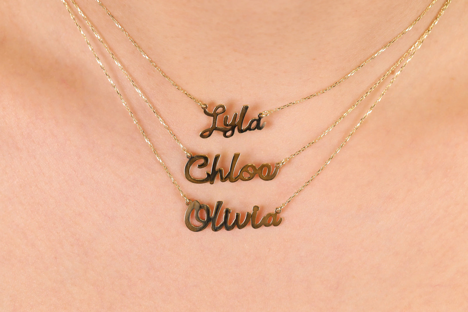 Necklace with name chloe discount