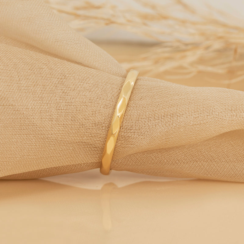 Yellow Gold Minimalist Wedding Ring