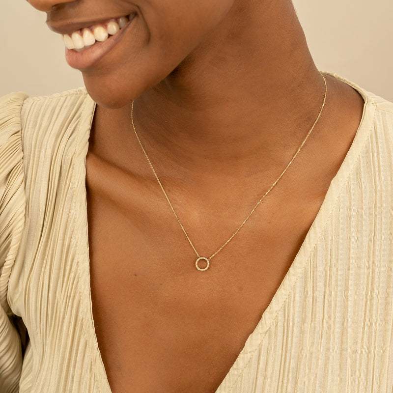 Minimalistic Diamond Circle Necklace