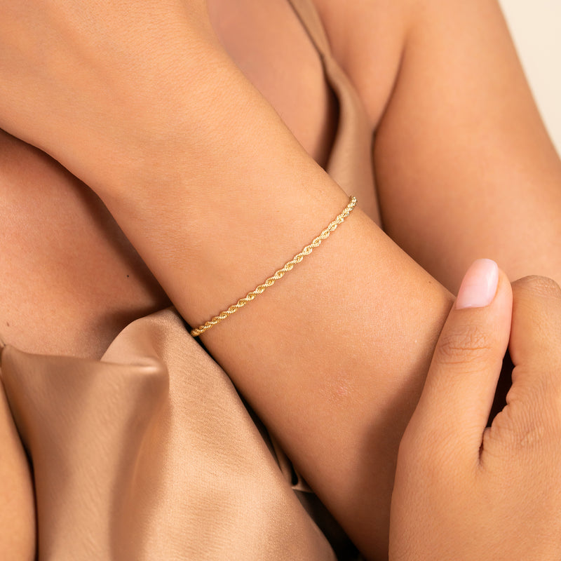 Minimalist Design 14k Gold Chain Bracelet