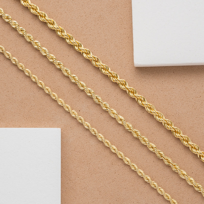 Solid Gold Minimalist Twisted Bracelet
